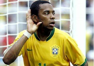 Será que Robinho sabe o que estão falando dele?