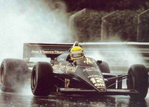 senna-na-lotus-estoril-1985