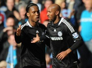 Anelka e Drogba comemoram gol