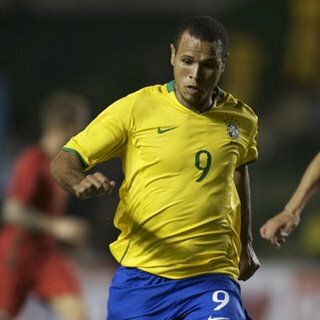 Luís Fabiano é vetado de amistoso da seleção