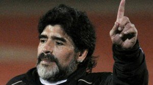 Maradona da show em treino